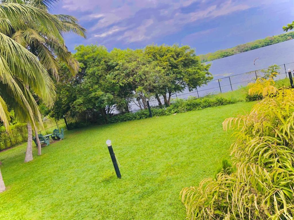 Serenity Lake Resort Yala 티사마하라마 외부 사진