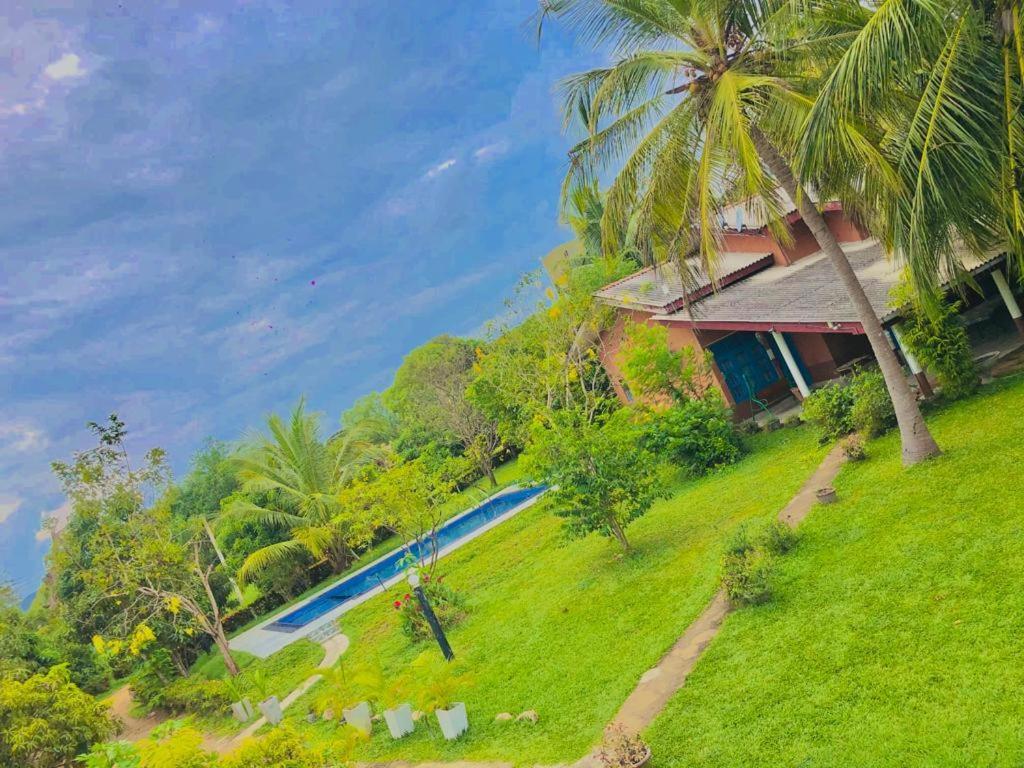 Serenity Lake Resort Yala 티사마하라마 외부 사진