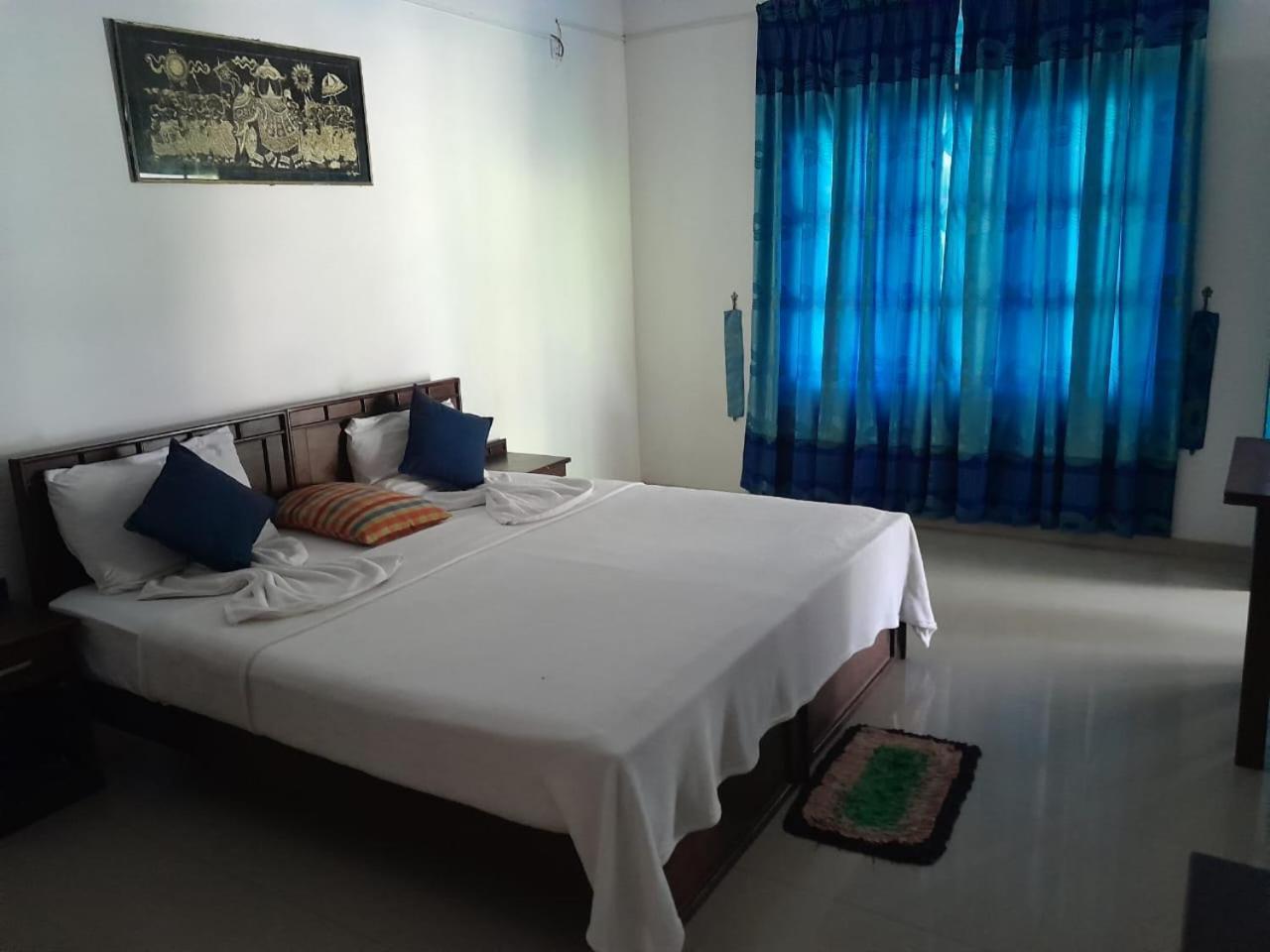 Serenity Lake Resort Yala 티사마하라마 외부 사진